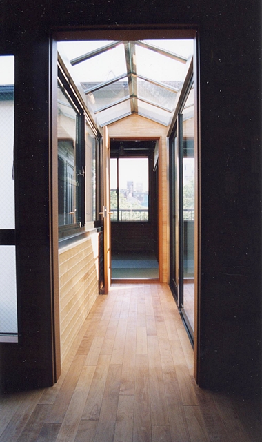 渡り廊下 ガラスの屋根 サンルーム